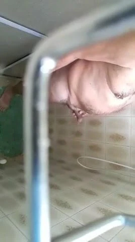Spy daddy on shower