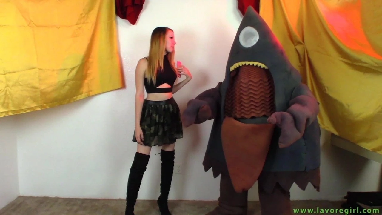 Vore Monsters mEAT La Vore Girl