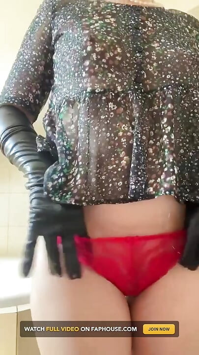 Hottest MILF Striptease. Mary Wolfienstern