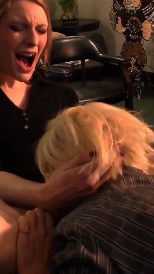 Desperate for the job the blonde offers her body and fingering skills to the dyke boss | Clip 1