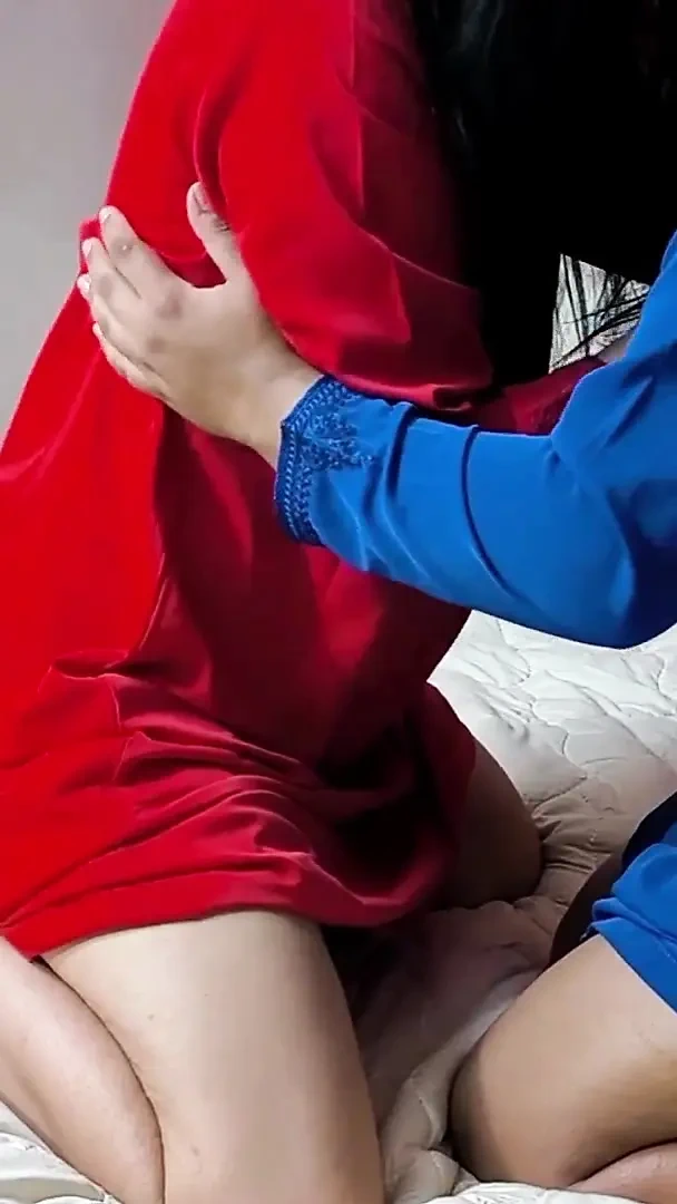 阿拉伯女同性恋青少年由热辣熟女演员