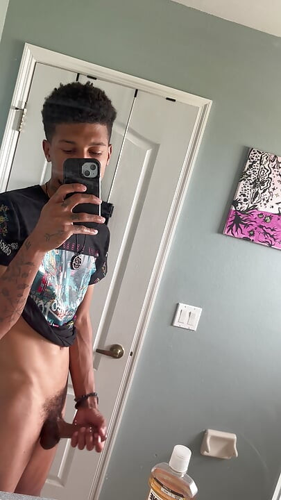 I got so big while flexing in the mirror..