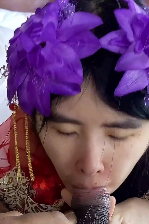 Η πριγκίπισσα της κινεζικής δυναστείας των Μινγκ λατρεύει να ρουφάει μαύρο πουλί με πρωταγωνίστρια την Alexandria Wu