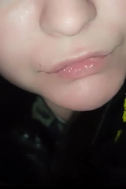 真正的精液荡妇不会错过吞精的机会