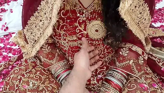 Suhagrat - ilk düğün gecesi seksi - yeni Hintli ateşli çift