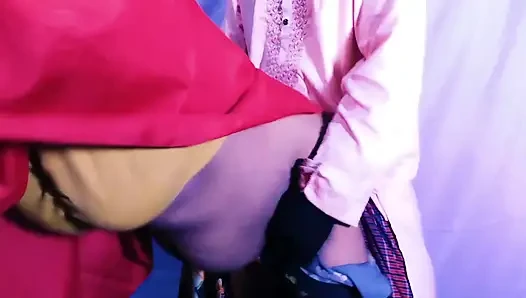 Chachi terpanas mendapat orgasme dengan menjilati memek dengan bhatija dan mulut chachi penuh air mani oleh permainan toung
