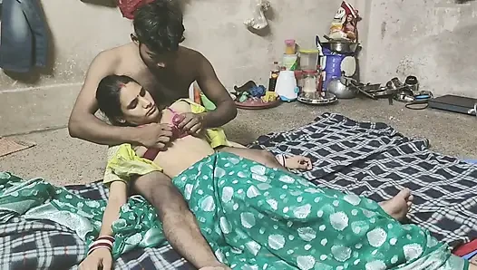 Randi bhabhi chudwane ke liye Bechain thi night sex hindi
