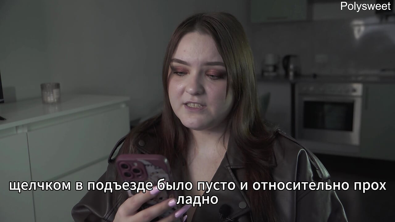 Pornohistorie - I butikken bak disken kjenner han puppene hennes (russisk, lett femdom, naken i offentligheten)