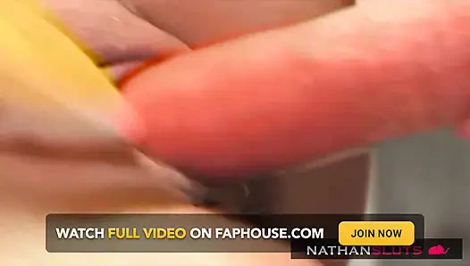 Pantat bahenol lauryn si cewek mungil lauryn may lagi asik fisting lubang pantat sempitnya