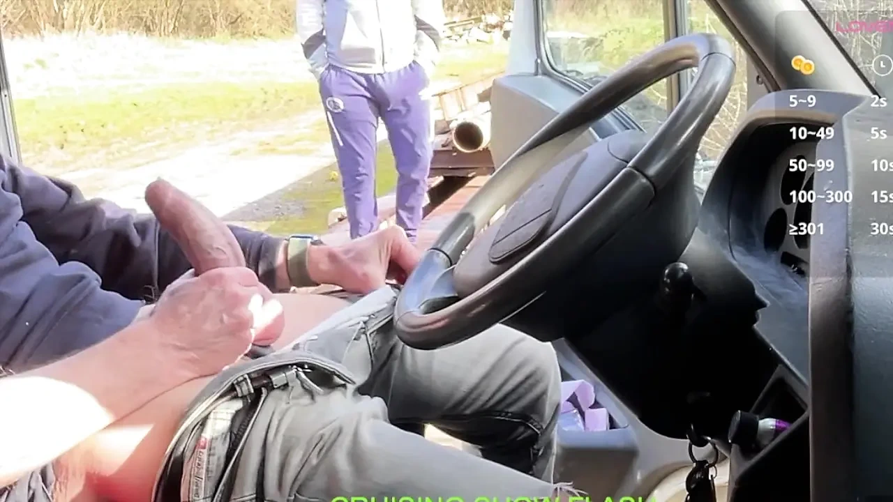 A traveler walking by stops at my truck,ninosolo