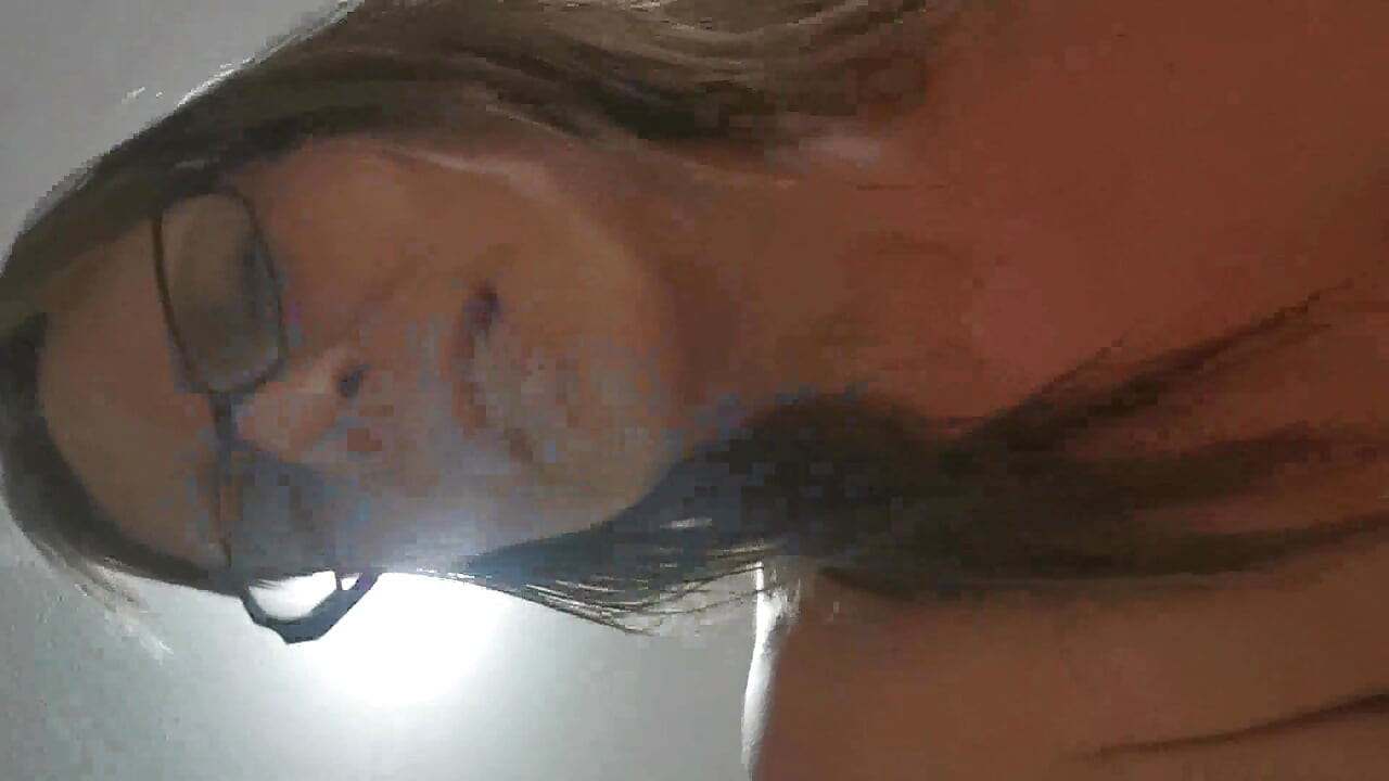 深く激しく突かれる