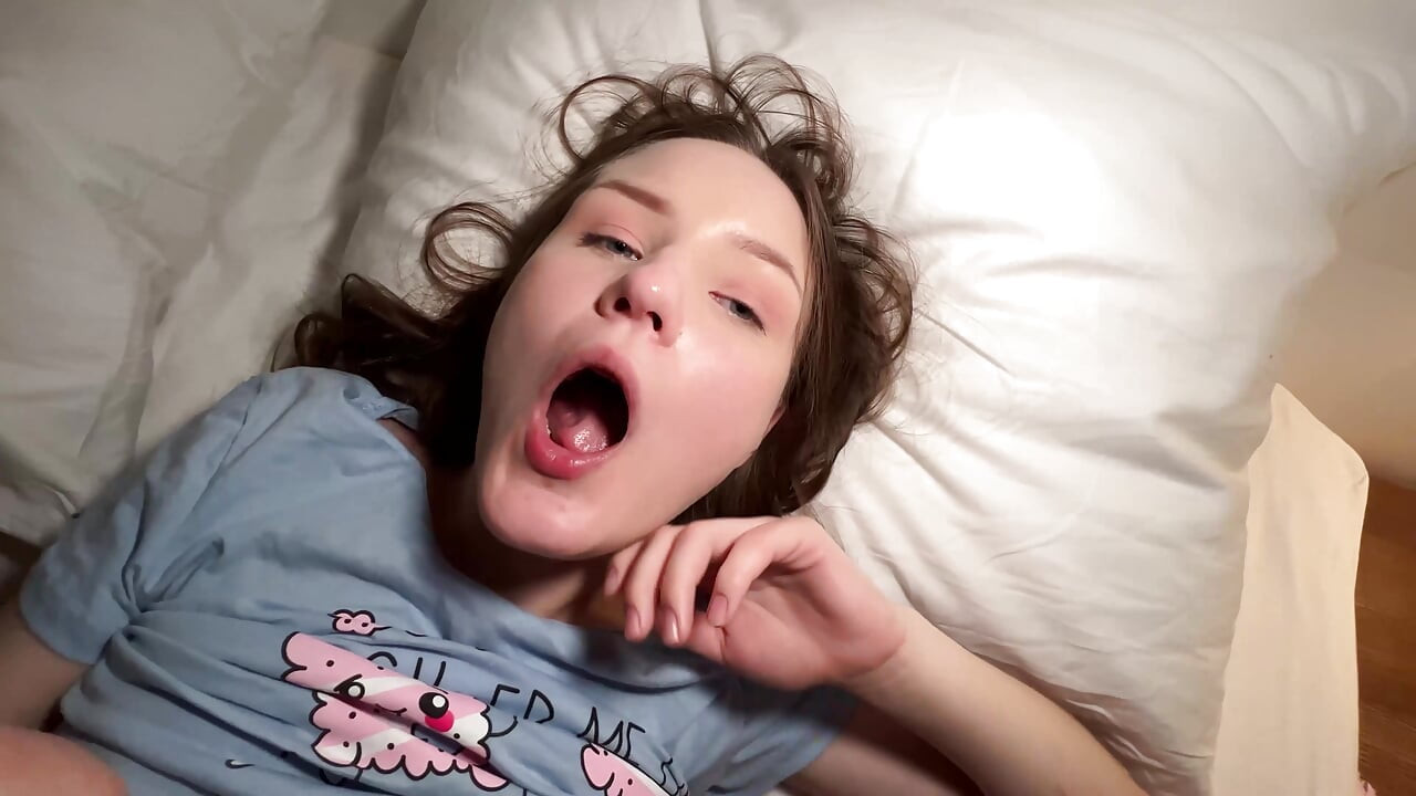 BELESZERETTEM EGY ÚJ TANÁRBA