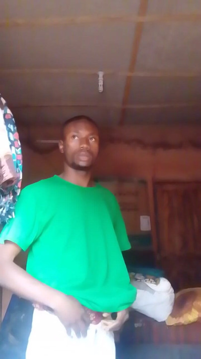 Handsome evahard amateur masturbating in bedroom | Clip 1
