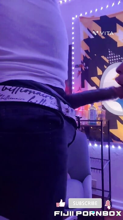 Gledaš li Ratove zvijezda, hoćeš li mi dopustiti da popušim taj veliki crni kurac