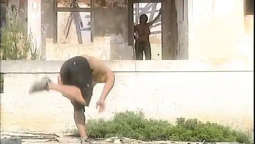 Tante semok ini dientot habis-habisan sama kontol besar sampai dicrot di mulut