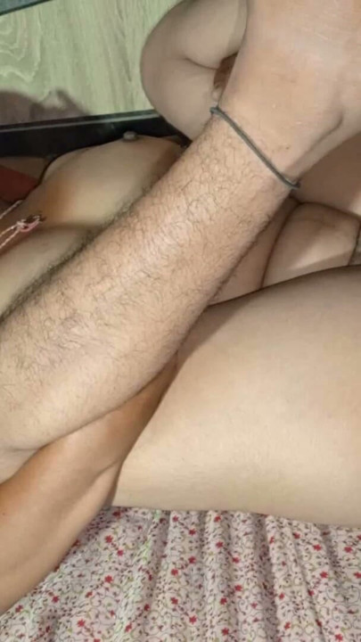 desi bhabhi ne squirt se devar ko nehla diya chudai ke waqt Hindi HD video sex | Clip 2