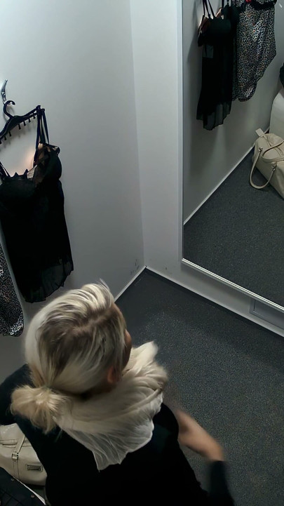 Czech Cabins 7: Blonde Bombshell Exposes It All - Cam Jackpot!