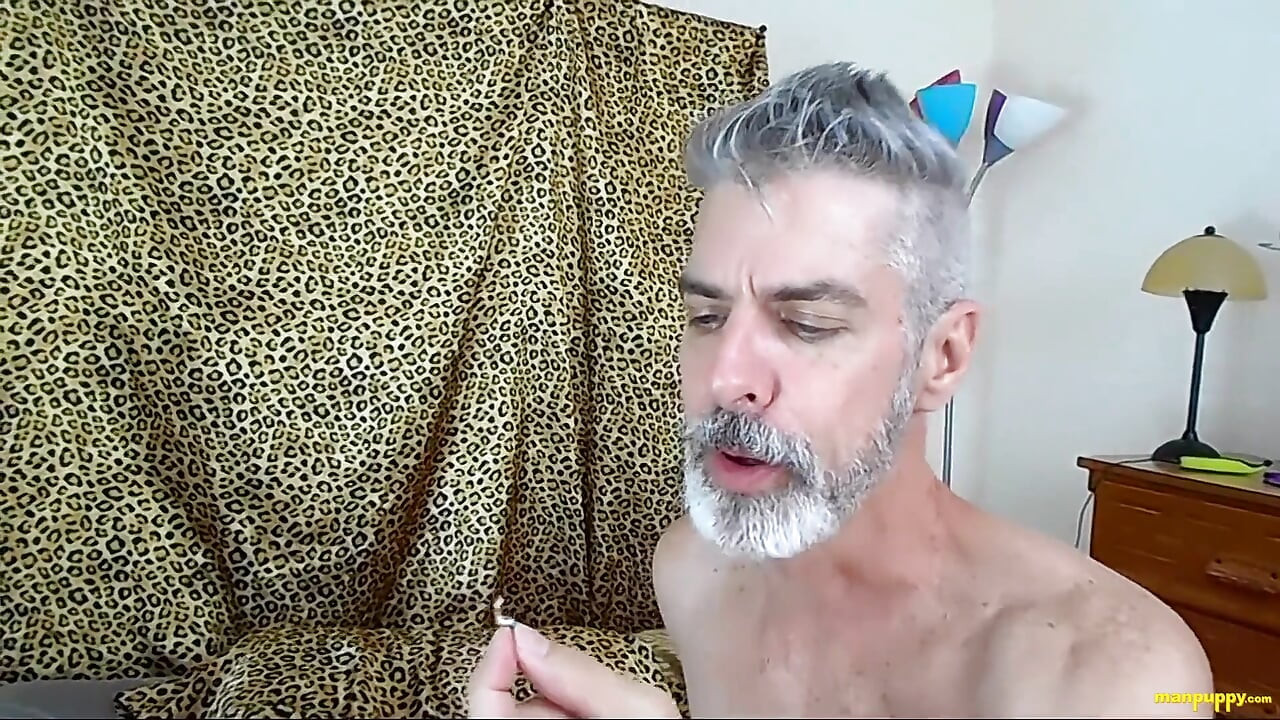Creeping on Stepdad in Bed - Daddy Giant 3