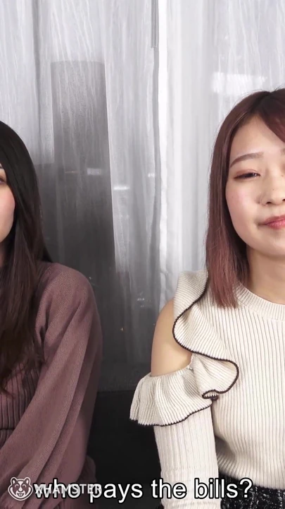 Azgın lounge kızları, mio yoshikawa ve asuka suzumura lezbiyen şovunda
