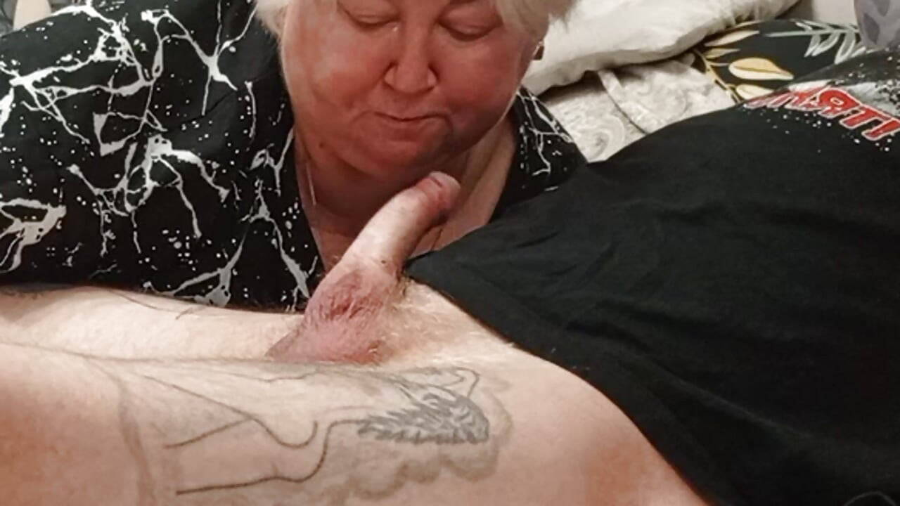 Πίπα από μητριά και κατάποση χύσιων