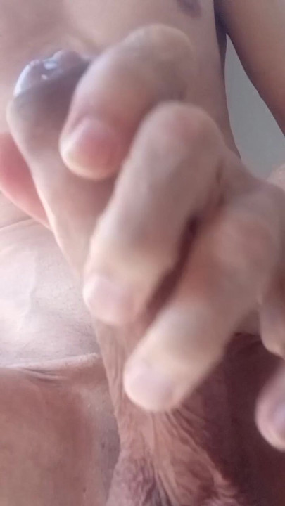Details of a hot and hot penis, moments before the big cumshot. Come cum good, come!