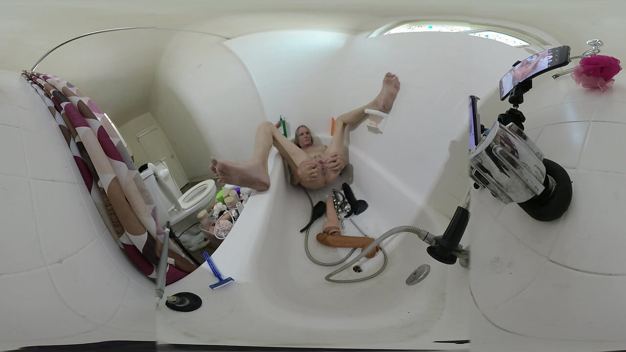 Lizzy Yum VR August 2025 Dilating #14