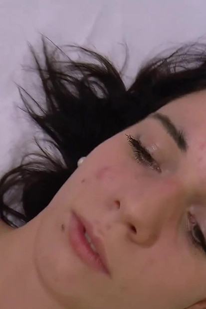 Tvrdi kurac jebe sve pičke da bi znao ko je najbolji