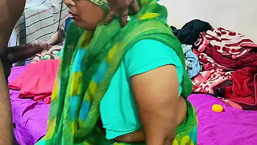Desi heißes indisches bhabhi in Hindi Audio gefickt