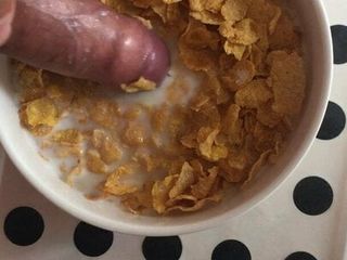 Desayuno de pis - copos de maíz