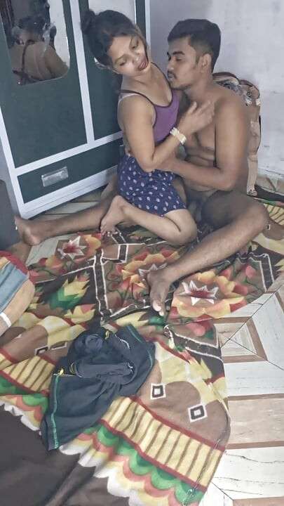 Sweetmegha india bhabhi seduce su vagina con el dedo y devar la atrapó follando completo hardcore hindi audio sexo toda la noche