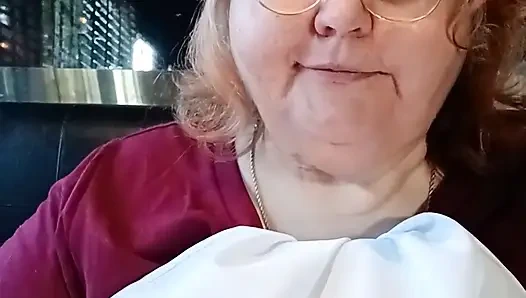 Makan malam spesial setelah potong rambut