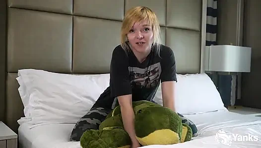 Alexa Crush, Pillow Humping Expert
