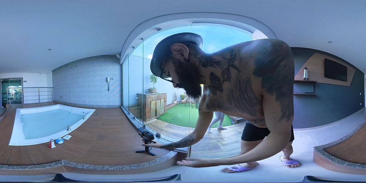 VR bonus scena Debeljuškasti Zec Igra se s Mrkvom. Debeljuškasta s velikim sisama