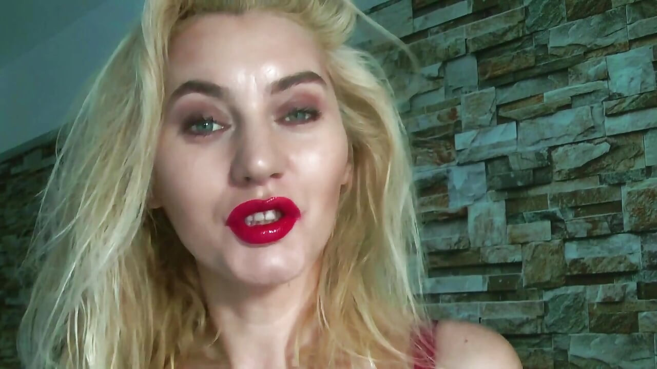 Parlak dudaklar ve büyük zenci yarağı eğitimi