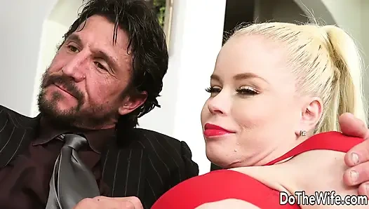 Die versaute MILf subil arch macht eine show für swingendes paar