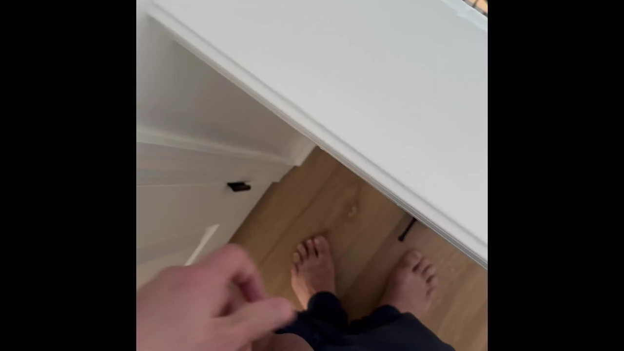 人妻楼下 - 出轨高潮，不要被抓住！