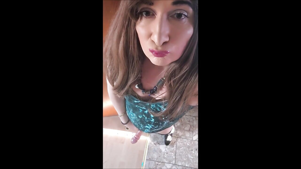 Sexy Trans Si Infila Le Dita