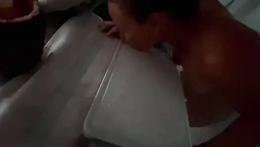 Ateşli günde sidik içiyor