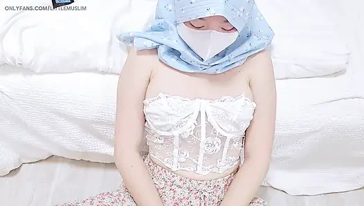 Pov : hijabi boobies menggoda kamu minta aku memakainya.
