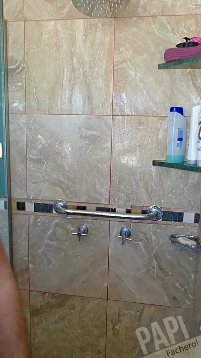PapiFachero Shower Routine