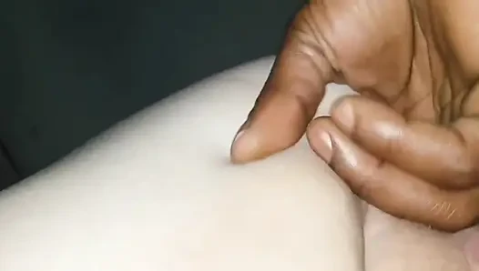МолодаяEnglishbbw Nata4Sex трахает пальцами мою киску и глубокий анал