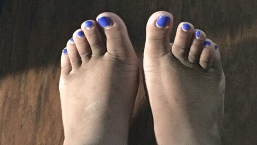 Feet play – who wants to play with my feet?