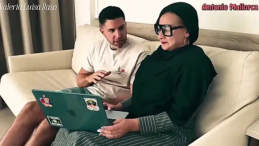 Ateşli müslüman sürtük dersimizi tamamen haram tuttu