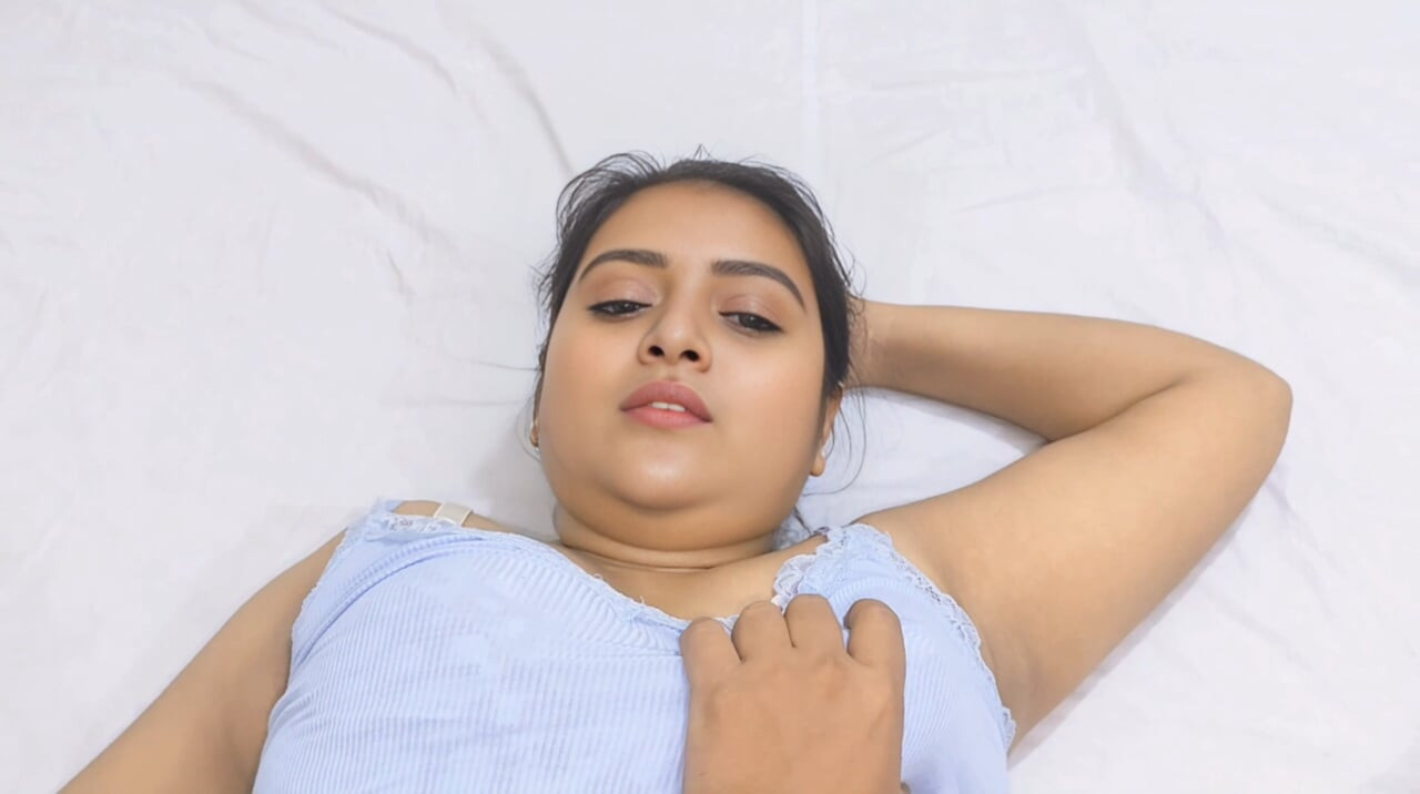 Video of indian bangla beautiful deshi lady romantic sex enjoyment time video.