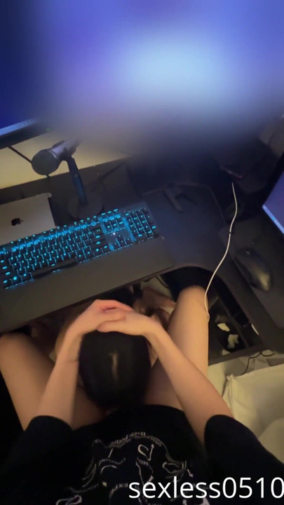 [Beginner] Masturbating Using the Mouth of a Meat Onahole While Watching AV | Clip 1
