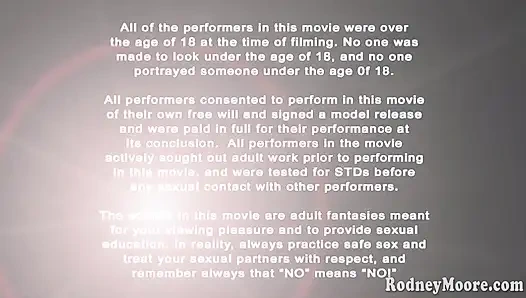 Миниатюрная пышка с огромными сиськами сосет член, винтажный