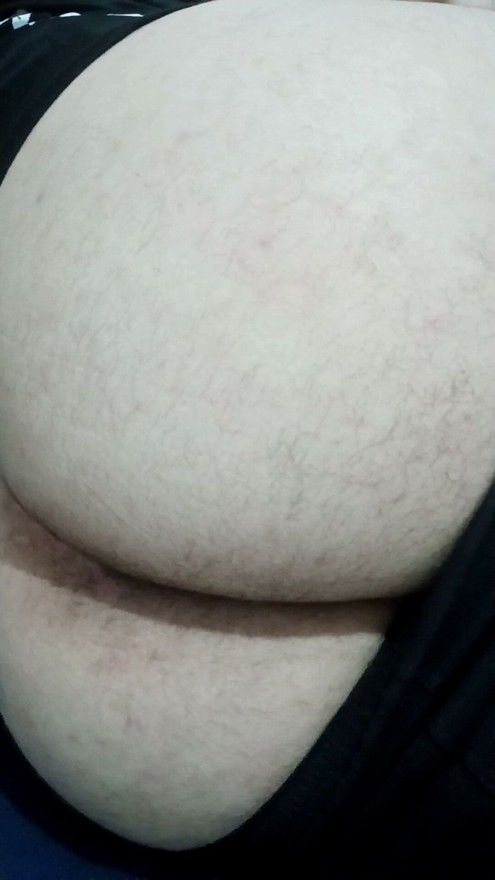 Mostrando minha bunda de graça na internet