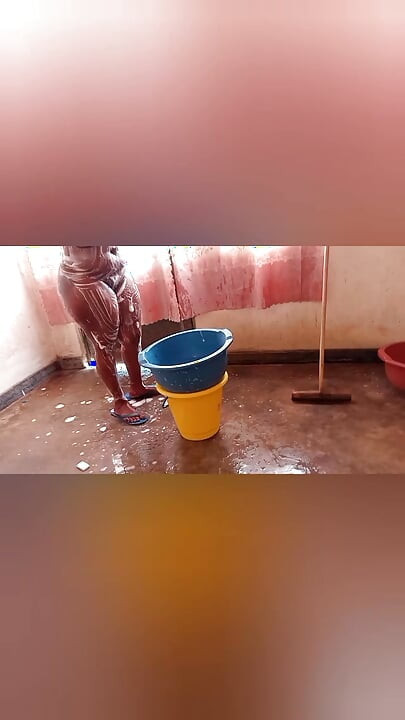 Sugarmommy mandi selepas dikongkek 6 pusingan