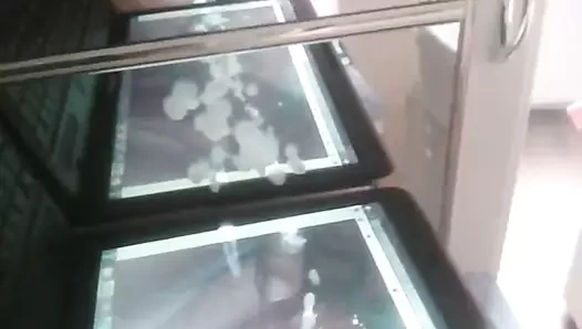 Islak kadın daha da ıslanıyor!