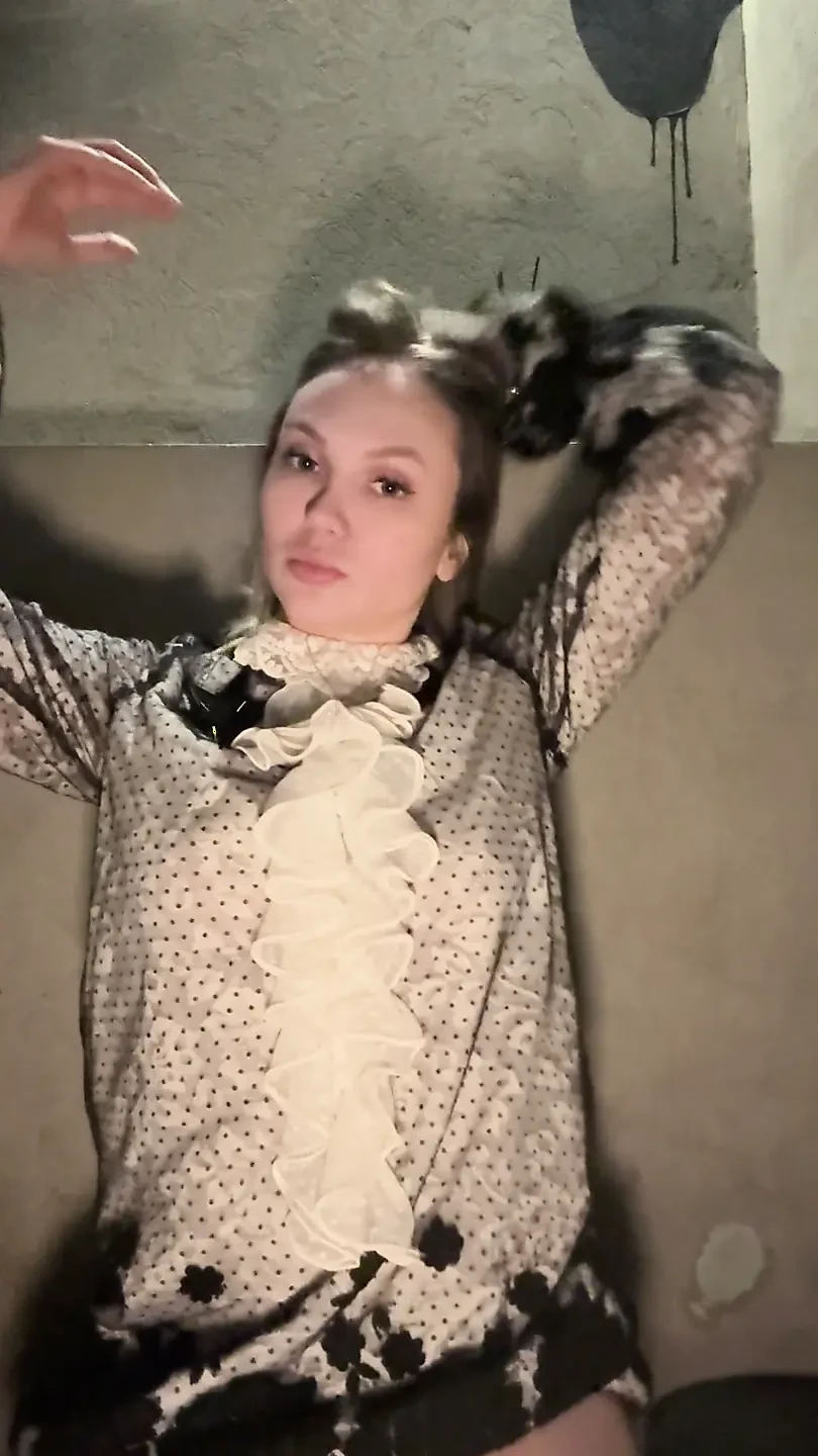 fucking myself with a dildo in a public toilet of a shopping center. orgasm with squirt could not resist.